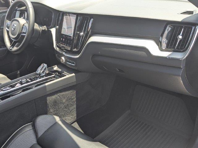 2024 Volvo XC60 - $31,992