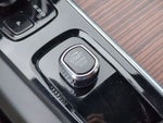 2023 XC60 Thumbnail 25