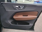 2023 XC60 Thumbnail 32