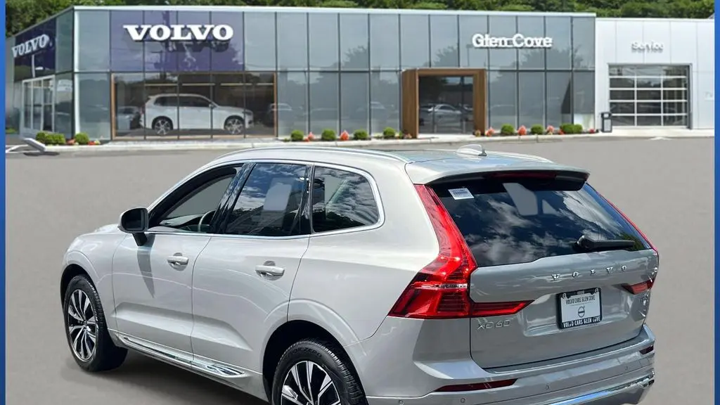 2023 Volvo XC60 B5 Plus Bright Theme