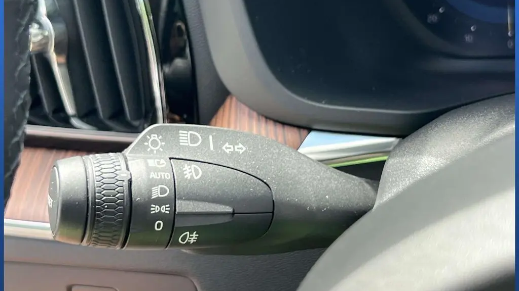 2023 Volvo XC60 B5 Plus Bright Theme