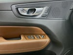 2023 XC60 Thumbnail 18