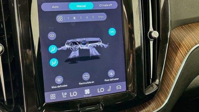 2023 Volvo XC60 B5 Plus Bright Theme
