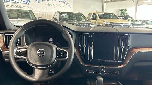 2023 Volvo XC60 B5 Plus Bright Theme