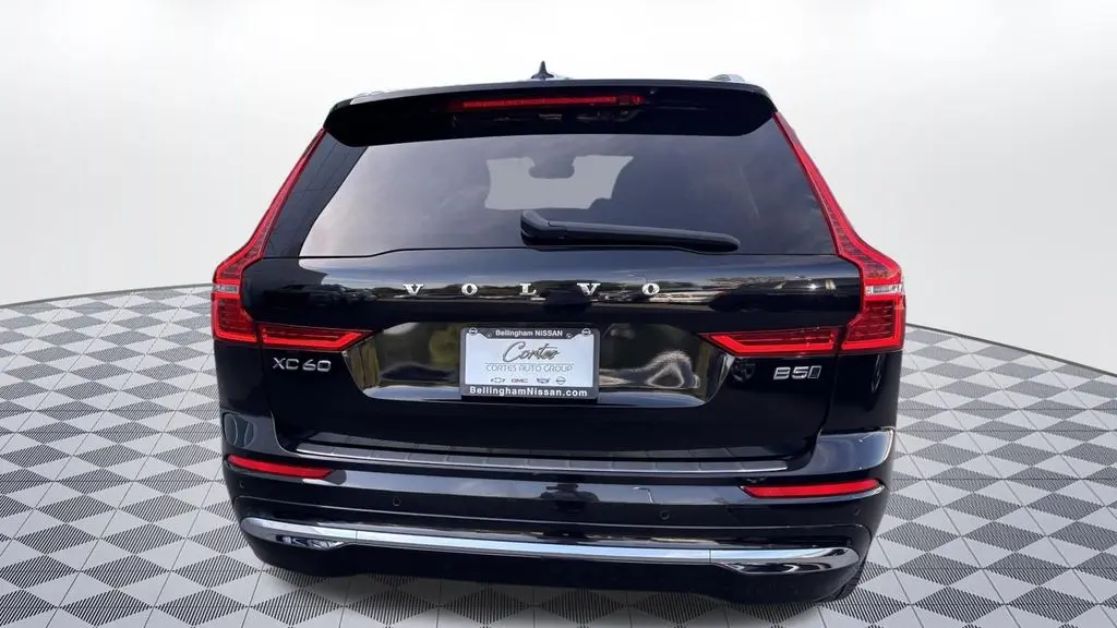 2023 Volvo XC60 B5 Plus Bright Theme