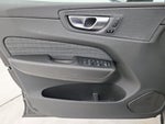2023 XC60 Thumbnail 12