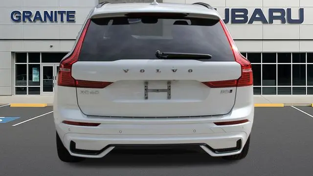 2023 Volvo XC60 B5 Plus Dark Theme