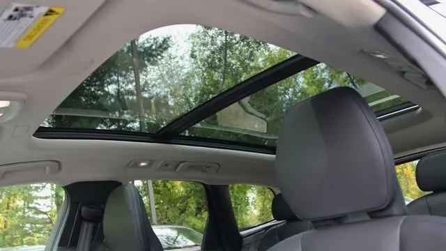 2023 Volvo XC60 B5 Plus Dark Theme