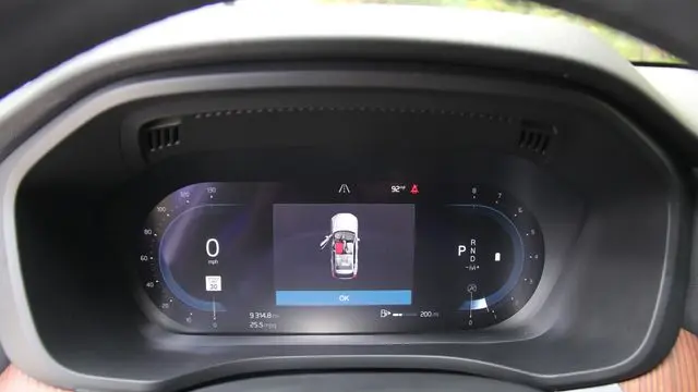 2023 Volvo XC60 B5 Plus Dark Theme