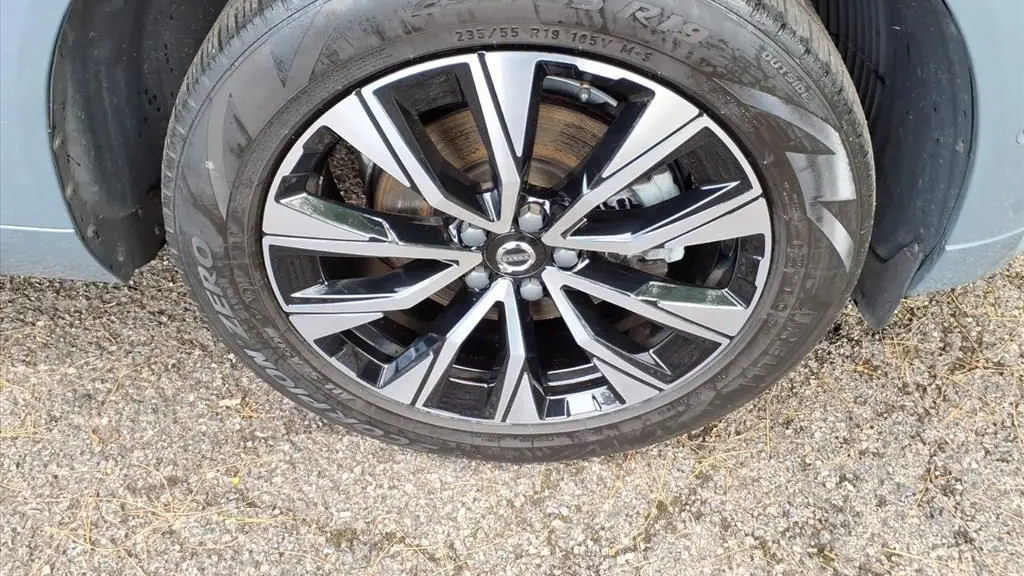 2023 Volvo XC60 B5 Plus Dark Theme