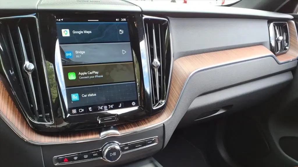 2023 Volvo XC60 B5 Plus Dark Theme