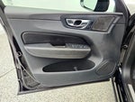 2023 XC60 Thumbnail 11