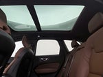 2023 XC60 Thumbnail 25