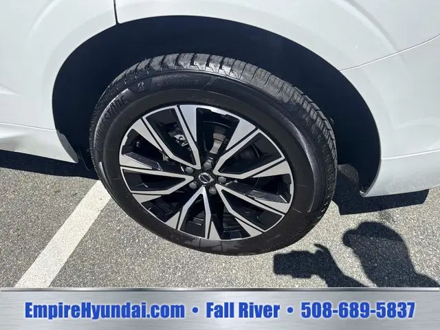 2023 Volvo XC60 - $25,290