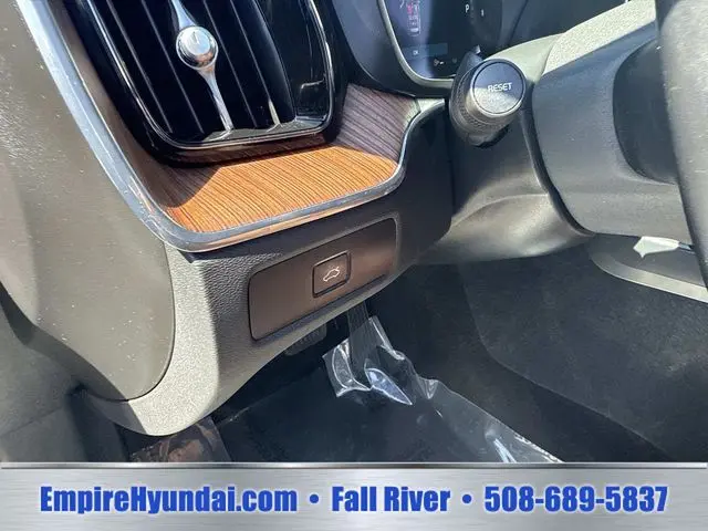 2023 Volvo XC60 - $25,290
