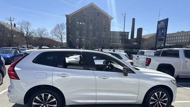 2023 Volvo XC60 B5 Plus Dark Theme