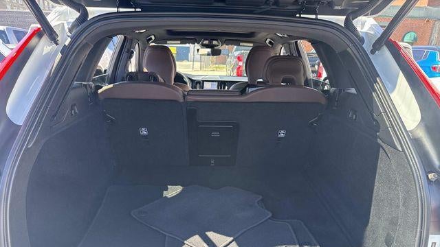 2023 Volvo XC60 B5 Plus Dark Theme