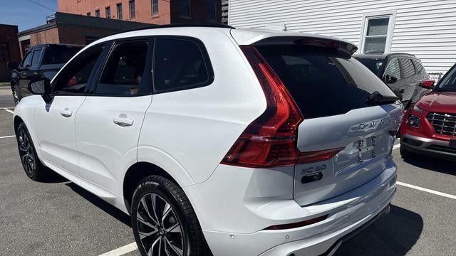 2023 Volvo XC60 B5 Plus Dark Theme