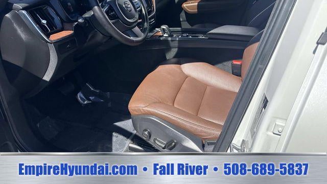 2023 Volvo XC60 B5 Plus Dark Theme