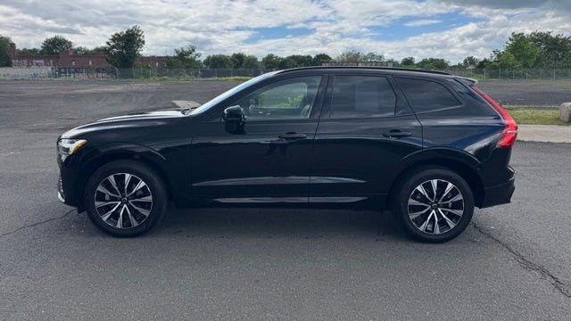 2023 Volvo XC60 B5 Plus Dark Theme