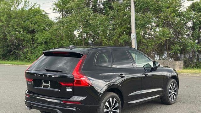 2023 Volvo XC60 B5 Plus Dark Theme