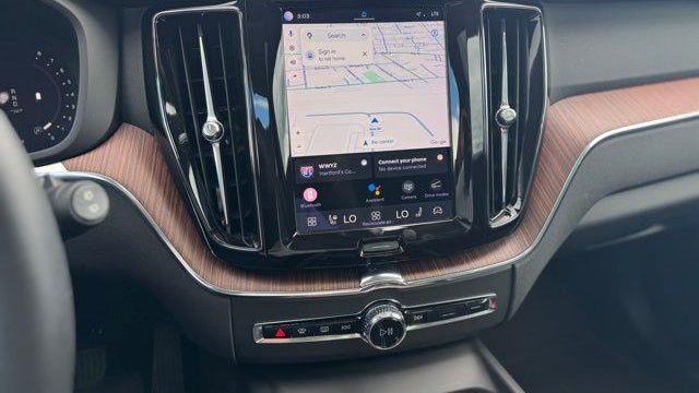 2023 Volvo XC60 B5 Plus Dark Theme