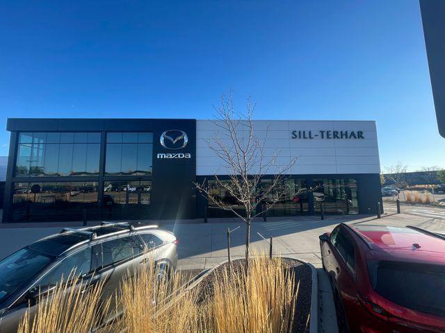 2023 Volvo XC60 B5 Ultimate Dark Theme — photo 1 of 22