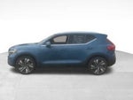 2023 XC40 Thumbnail 2