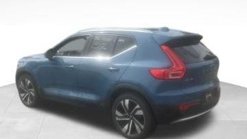 2023 Volvo XC40 B5 Ultimate Bright Theme