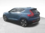 2023 XC40 Thumbnail 4