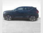 2023 XC40 Thumbnail 1