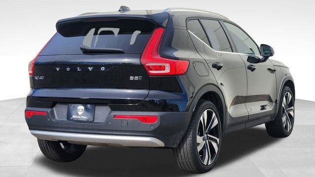 2023 Volvo XC40 B5 Ultimate Bright Theme