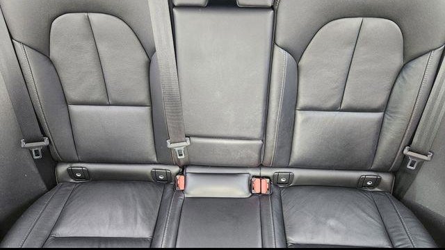 2023 Volvo XC40 B5 Ultimate Bright Theme