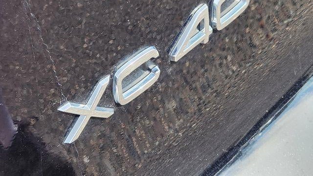 2023 Volvo XC40 B5 Ultimate Bright Theme