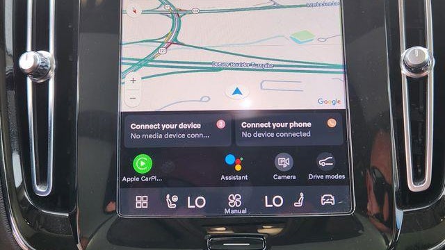 2023 Volvo XC40 B5 Ultimate Bright Theme