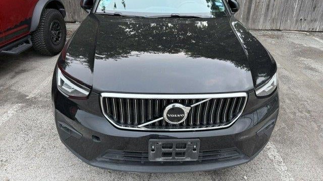 2023 Volvo XC40 B5 Ultimate Bright Theme