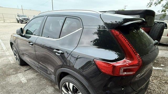 2023 Volvo XC40 B5 Ultimate Bright Theme