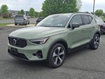 2025 XC40 Thumbnail 2