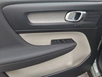 2025 XC40 Thumbnail 11