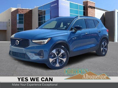 2025 Volvo XC40 AWD B5 Plus Dark Theme 4DR SUV