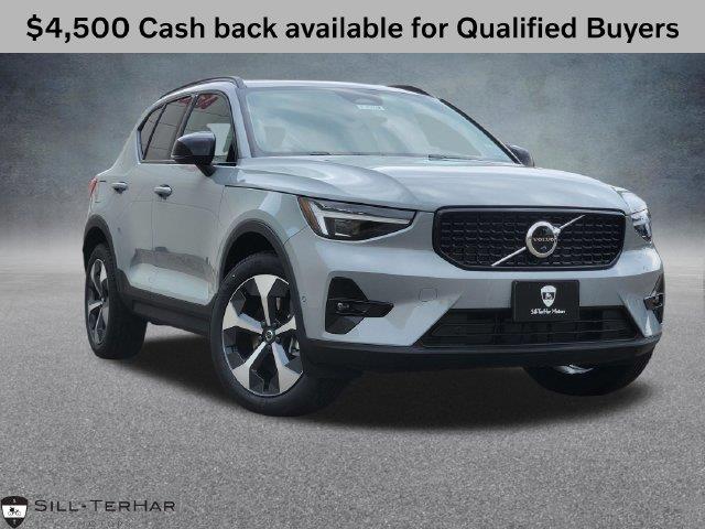 2026 Volvo XC40 - $41,260
