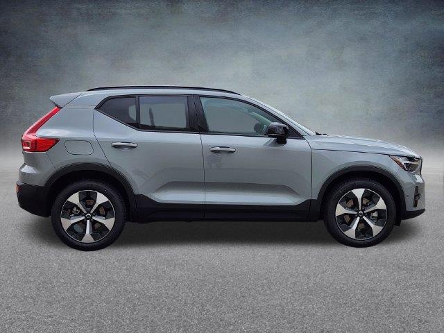 2026 Volvo XC40 - $41,260