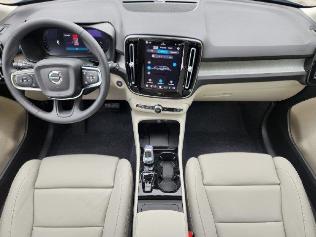 2026 Volvo XC40 - $41,260