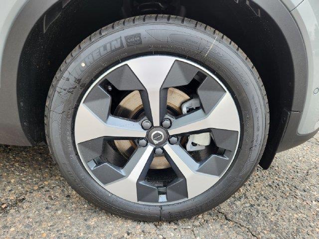 2026 Volvo XC40 - $41,260