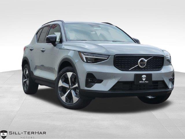 2026 Volvo XC40 - $41,260