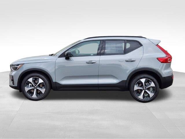 2026 Volvo XC40 - $41,260