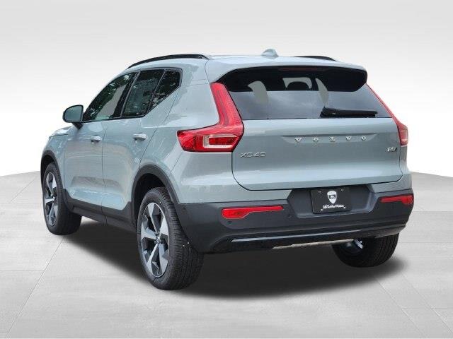 2026 Volvo XC40 - $41,260