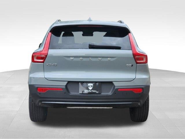 2026 Volvo XC40 - $41,260