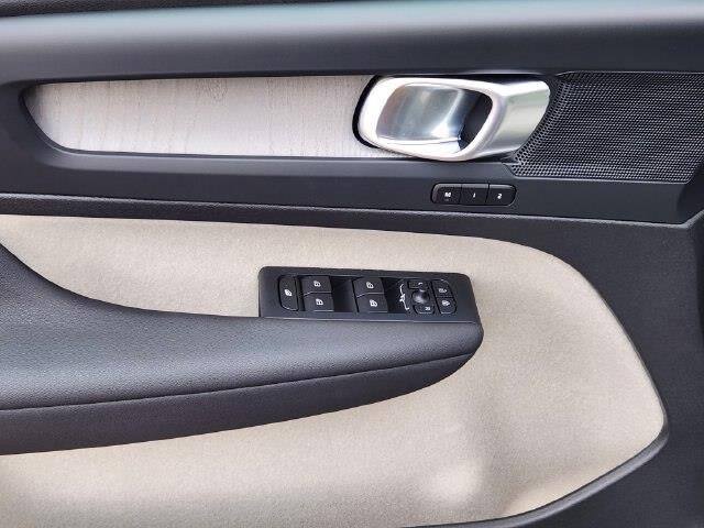 2026 Volvo XC40 - $41,260