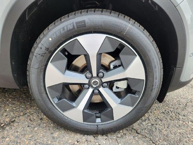 2026 Volvo XC40 - $41,260